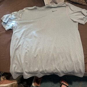 Nike Gray Short Sleeve Tee